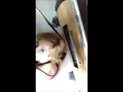新女孩在学校视频（艾莉詹姆斯）