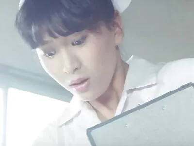 与乌木可爱的视频（伊莎贝拉·克里斯蒂娜）在外面做爱