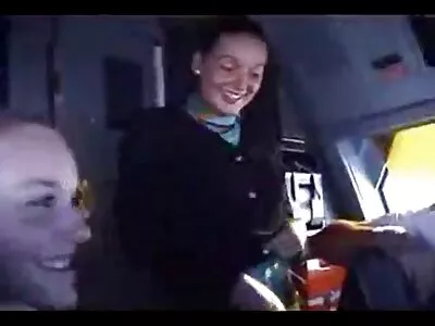 婚礼前的狂野骑行视频（德文迈克尔斯）